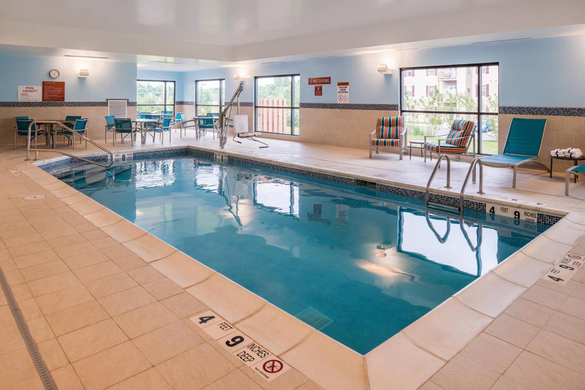 Towneplace Suites By Marriott New Hartford Экстерьер фото