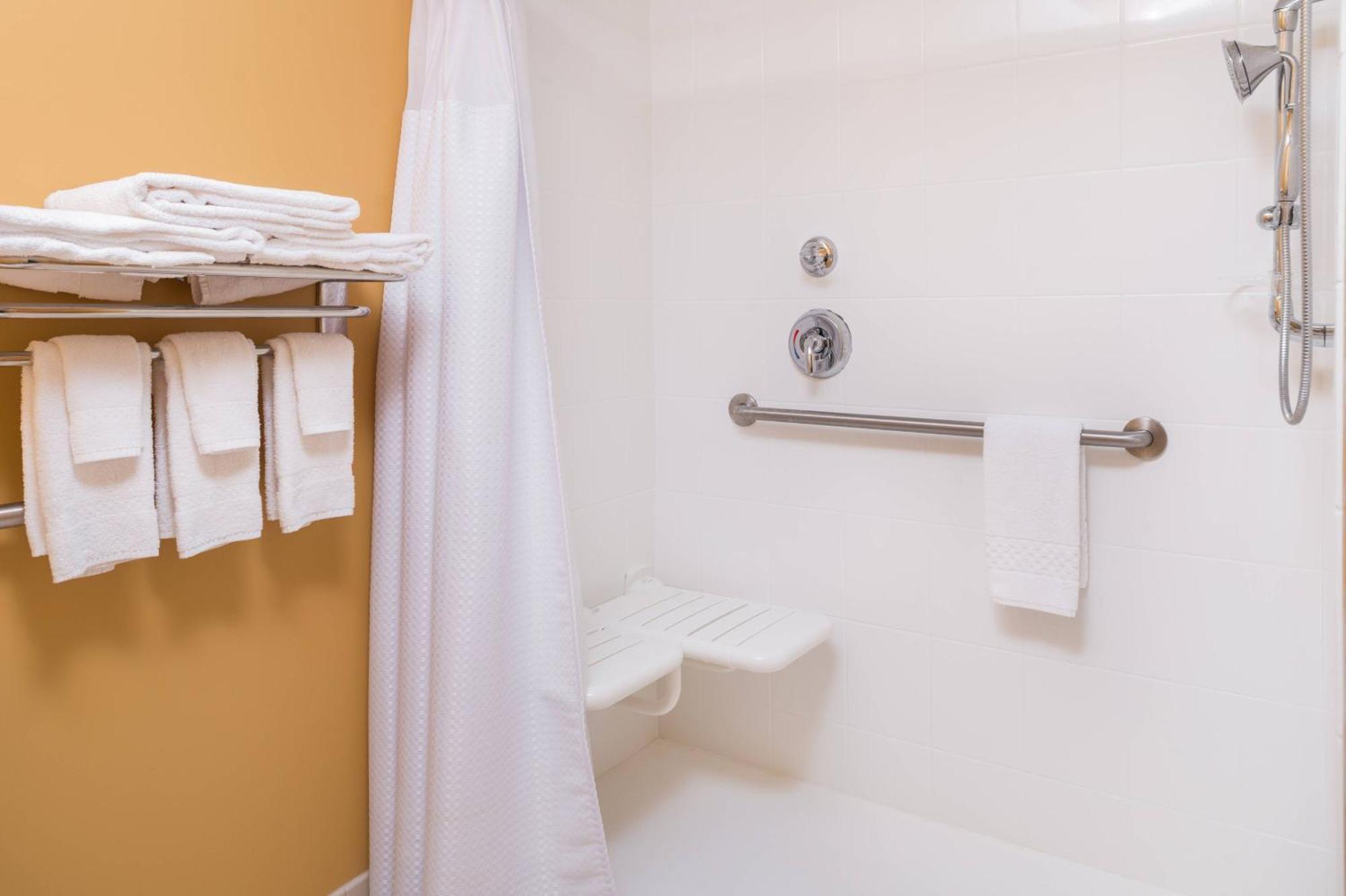 Towneplace Suites By Marriott New Hartford Экстерьер фото