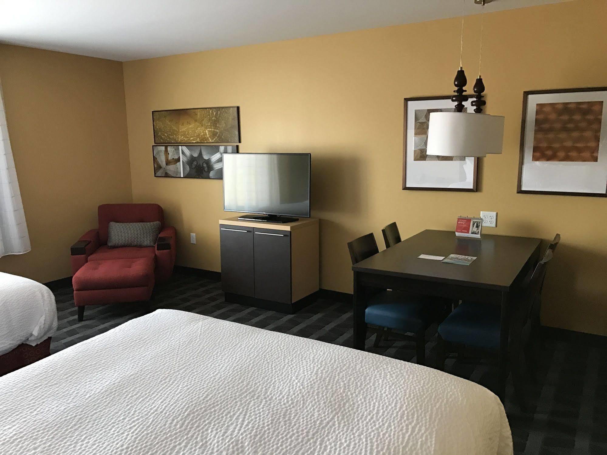 Towneplace Suites By Marriott New Hartford Экстерьер фото